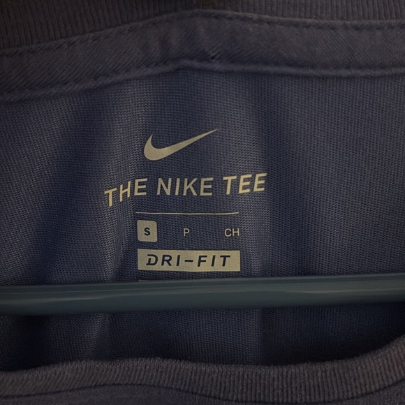 nike purple tank top - Picture 3 of 4